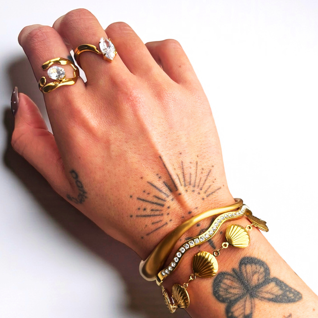 Curve Bracelet