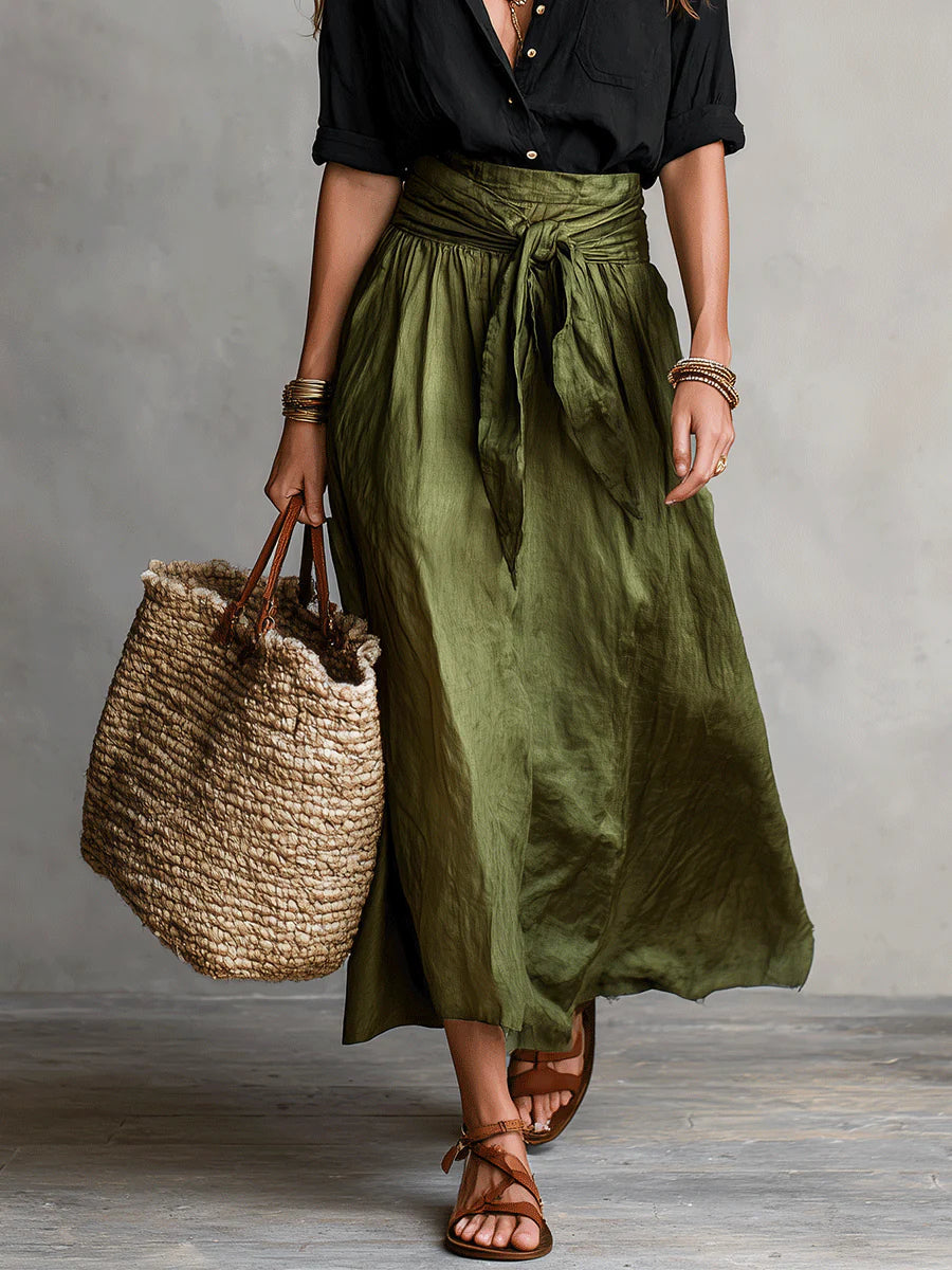 Vera™ | Set of two pieces: black t-shirt and olive green midi skirt